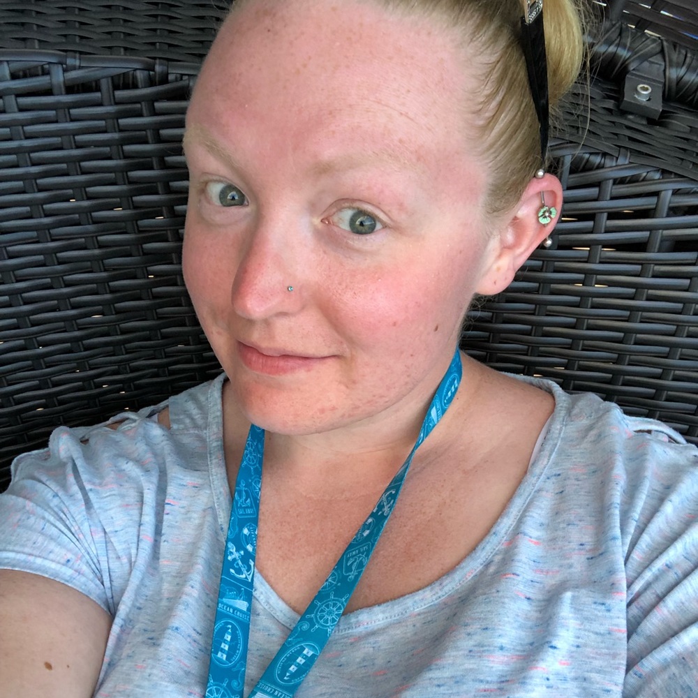 Meet your Posher, Crystal